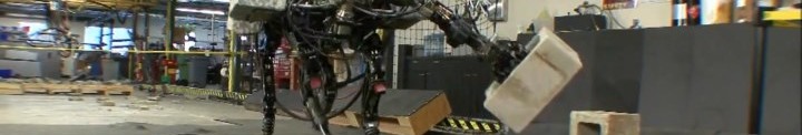 BigDog kastar cementblock med sin nya robotarm