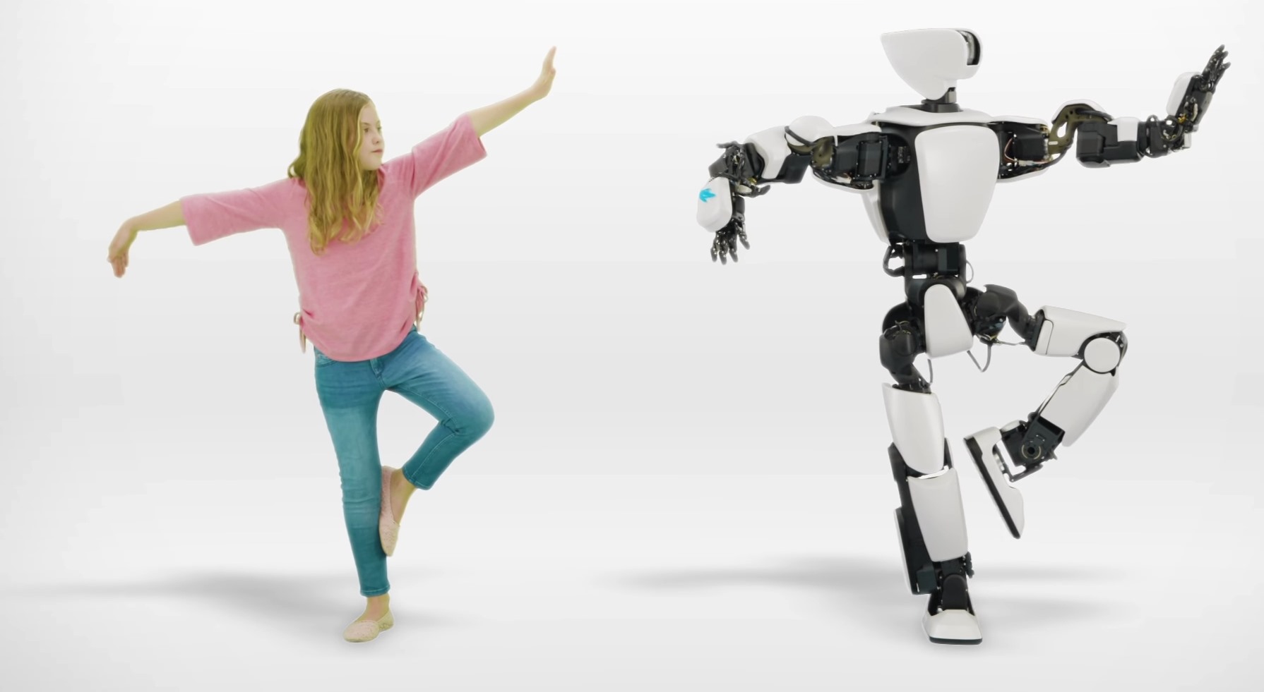 Почему роботы хотят. Toyota t-hr3. Робот. Роботы третьего поколения. Робот повторяет движения человека.