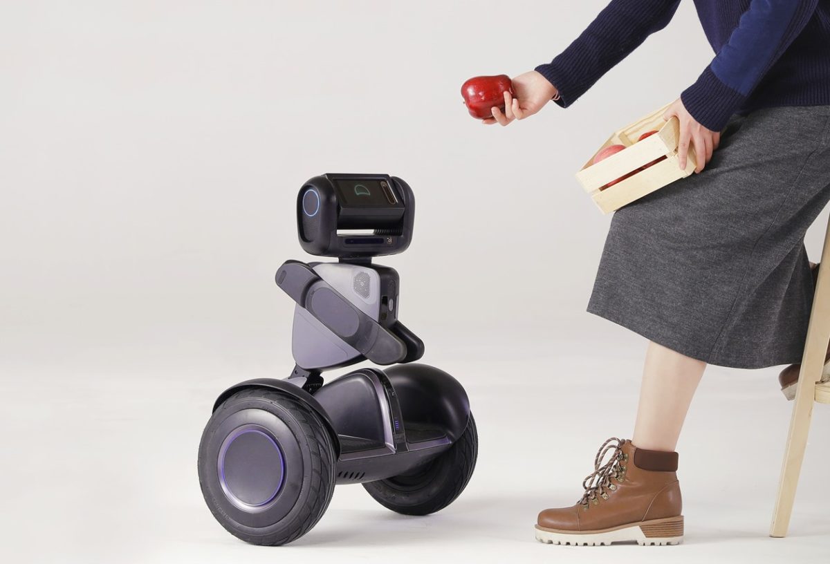 Segway släpper konsumentversion av robotfordonet Loomo