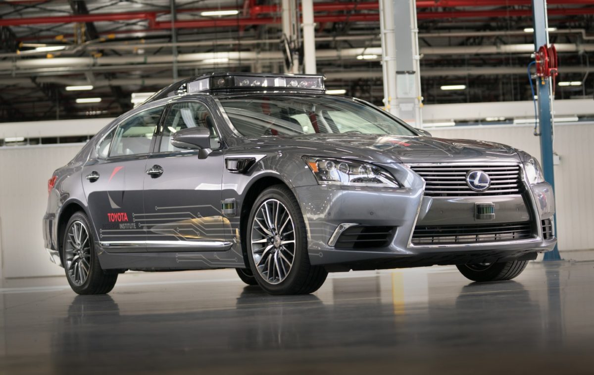 Toyotas nya självkörande Lexus kan se 200 meter i alla riktningar