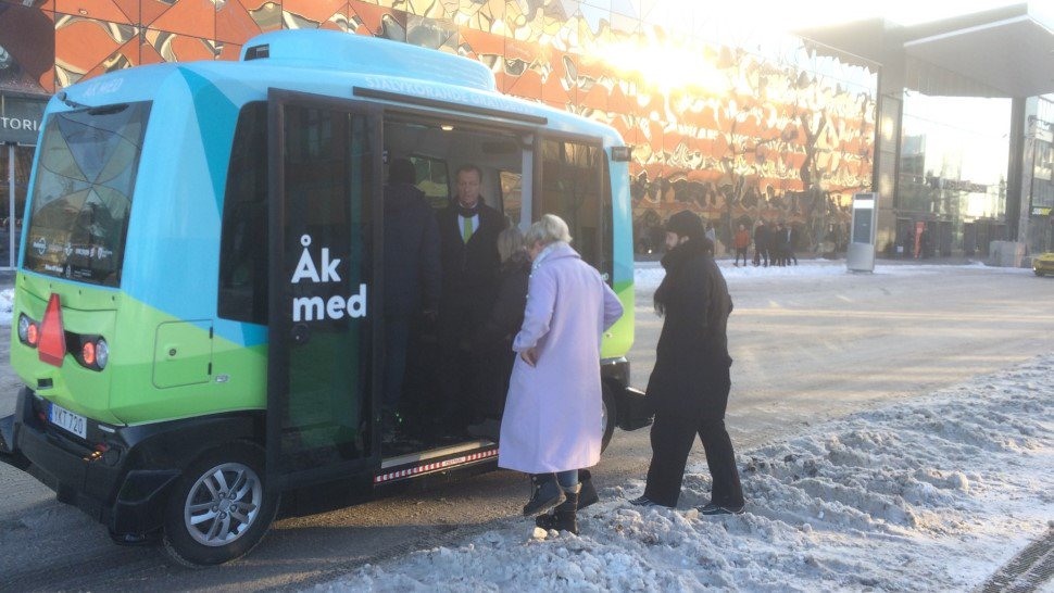 Skandinaviens första självkörande buss på allmän väg invigd i Kista