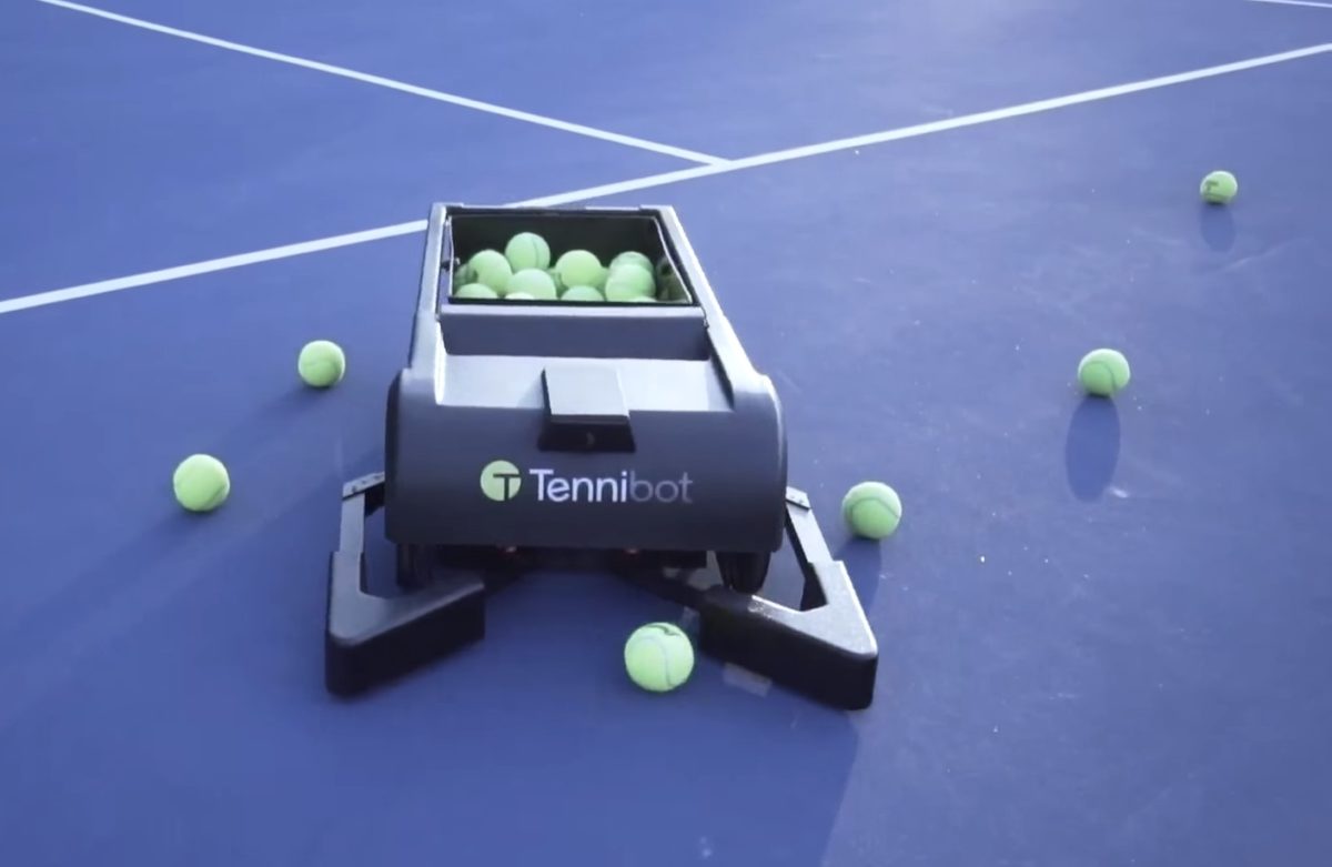 Tennibot – roboten som samlar upp tennisbollar