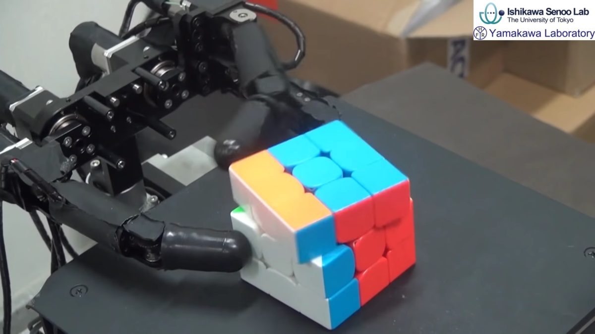 Trefingrad robothand löser Rubiks kub på 10 sekunder